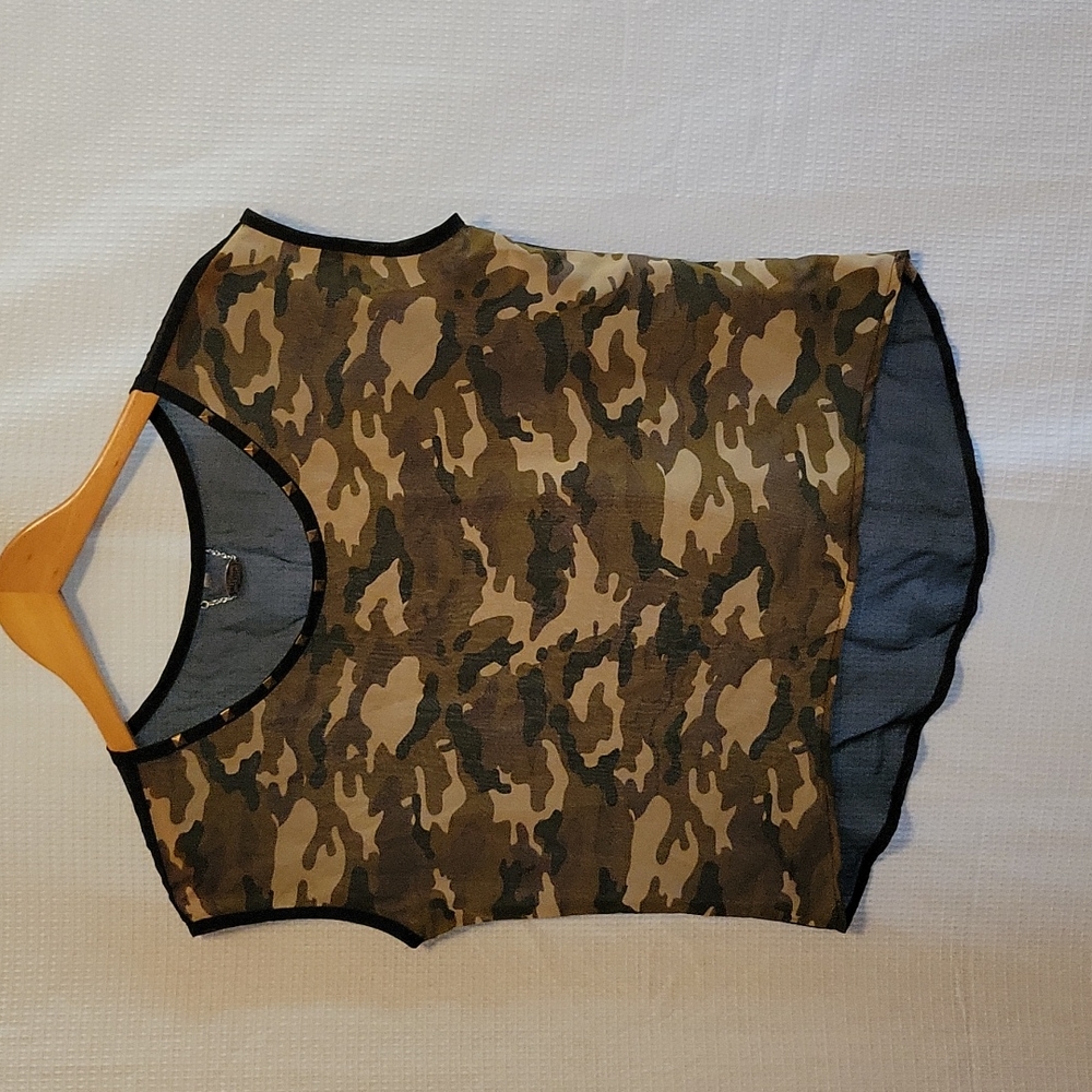 Ali & Kris Sheer Camo Top
